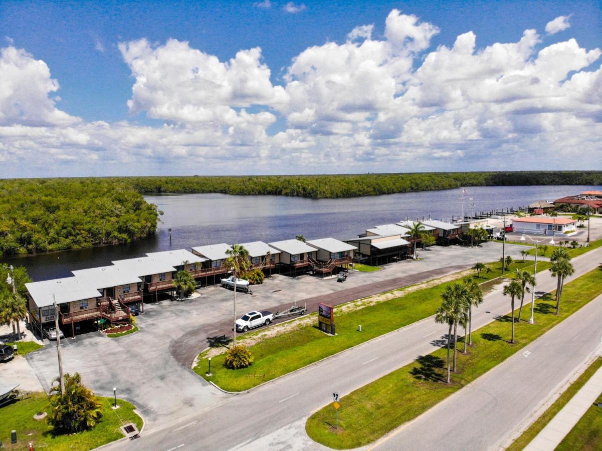 River Wilderness Waterfront Cabins Everglades City Bagian luar foto