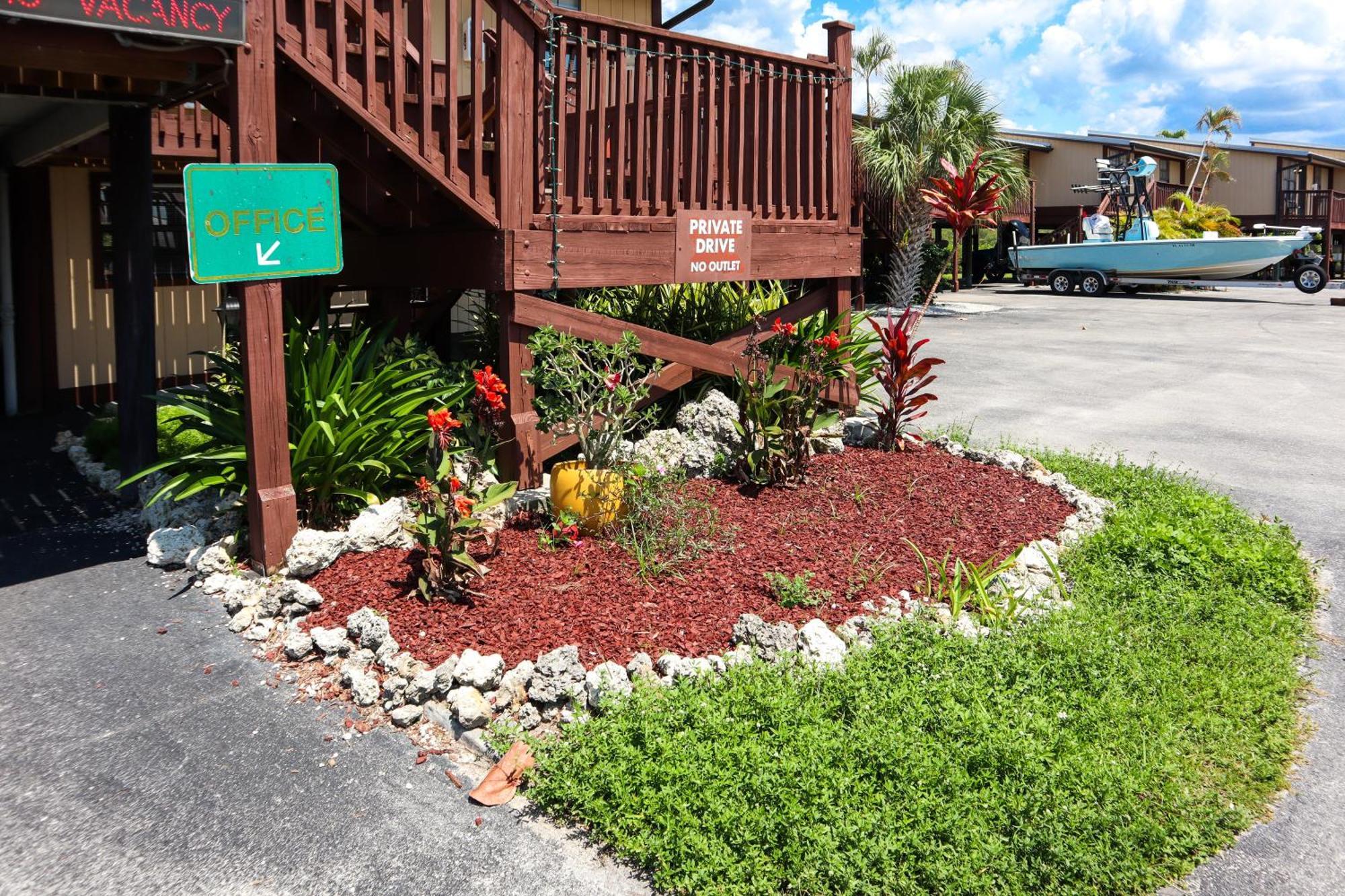 River Wilderness Waterfront Cabins Everglades City Bagian luar foto